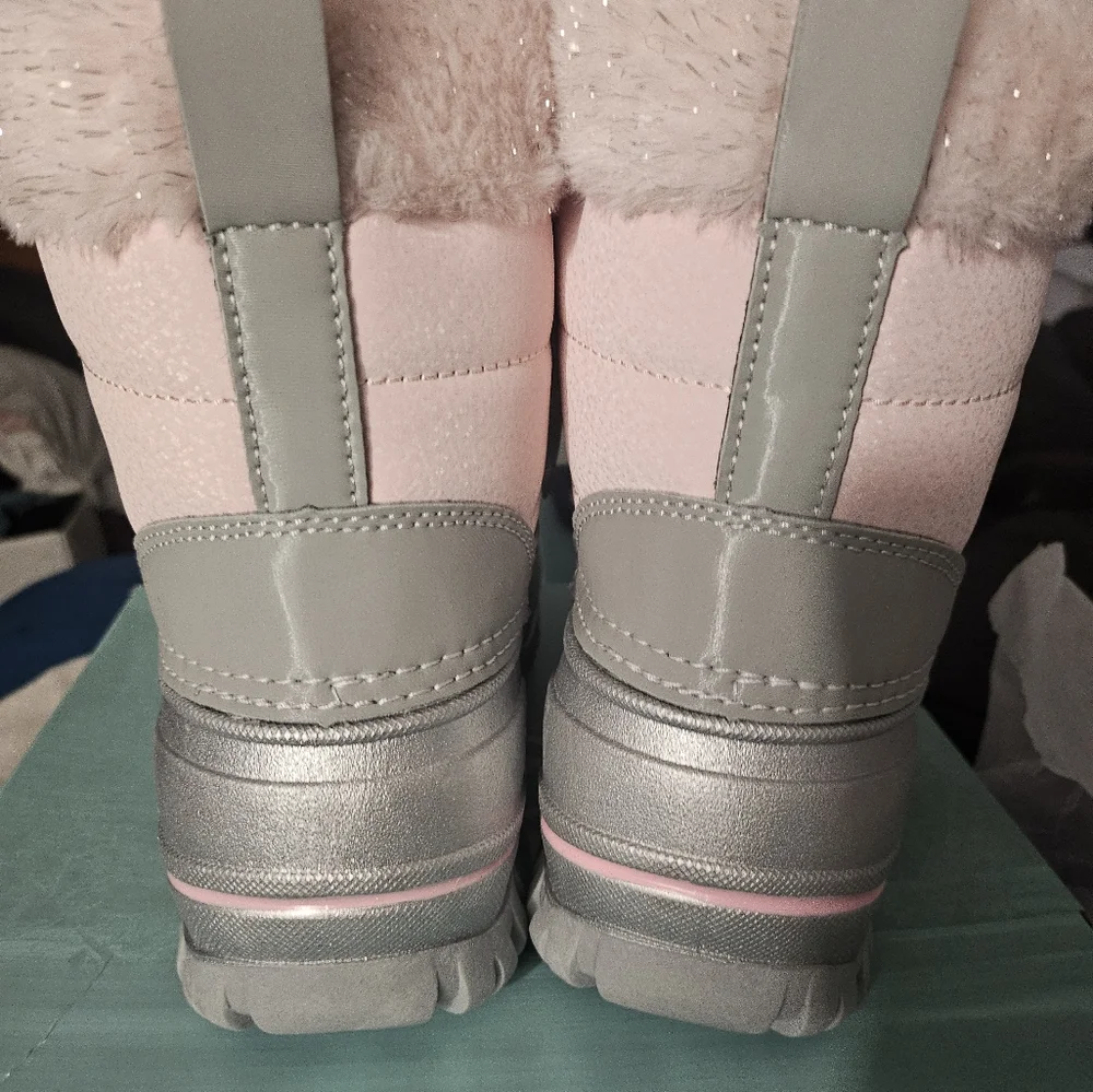 Magellan All Weather‎ Fashion Pac Boot Size 6 Girls